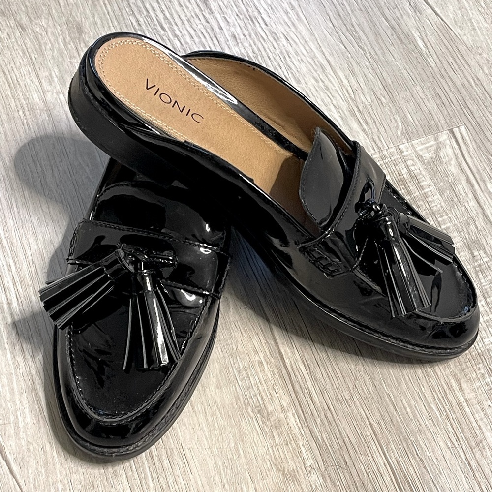 Vionic Women's Black Patent Leather Fringed Tassel Slip on Mules Size 8